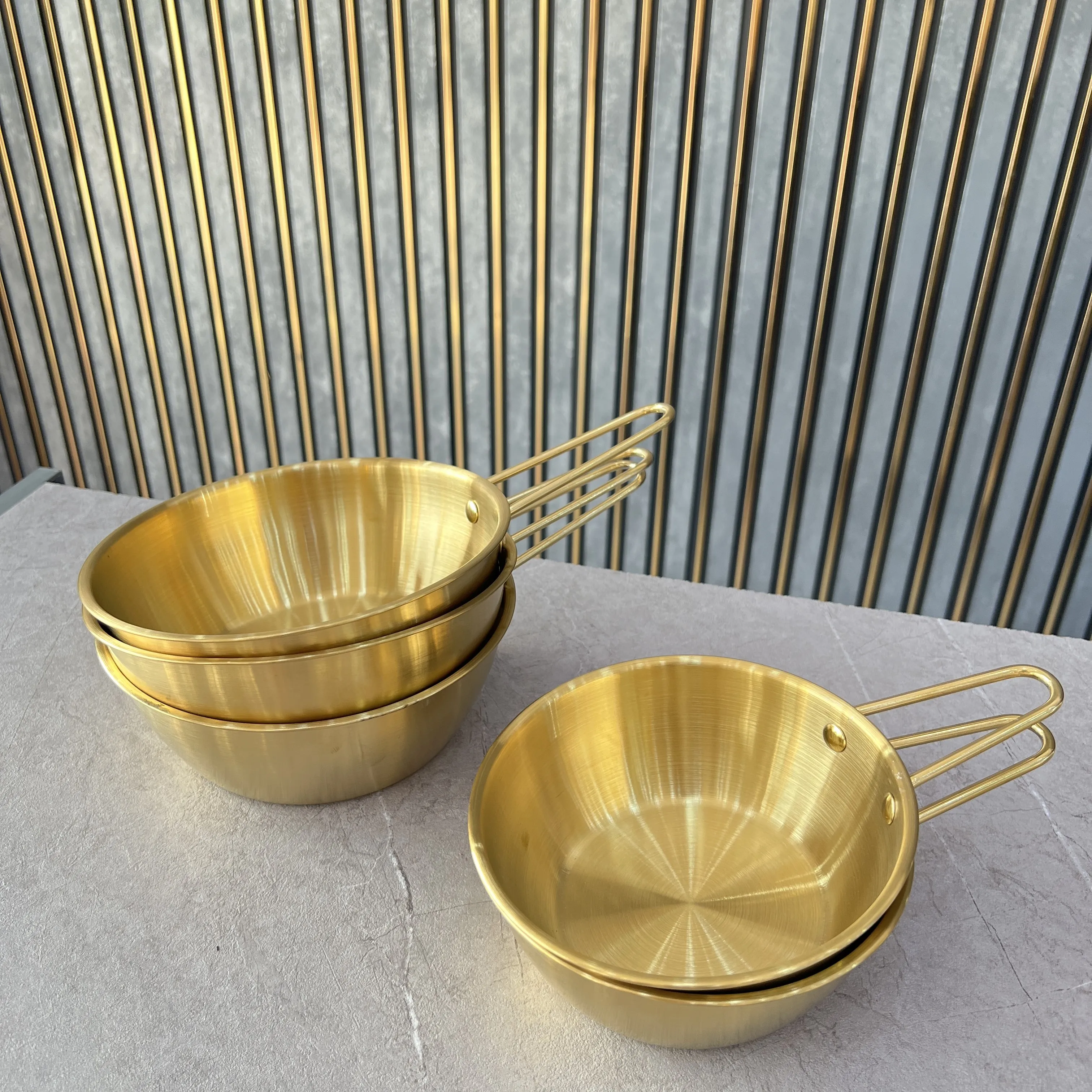 ماهی تابه استیل متوسط
